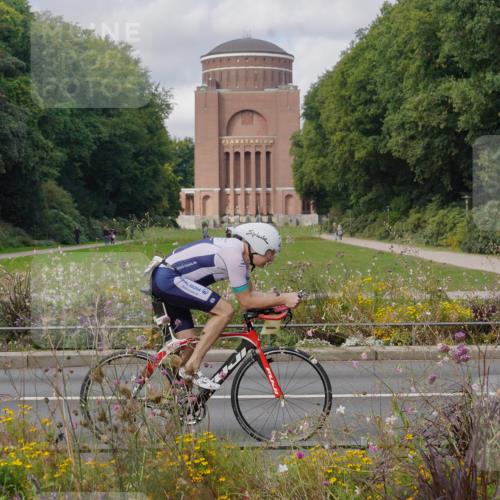 14.09.2025 - Stadtparktriathlon Michael Burmester http://msf.ph/oto/8904630 14.09.2025 11:36:01 Radfahren 837, 925, 944, 1009, 1092, 1113 meine-sportfotos.de