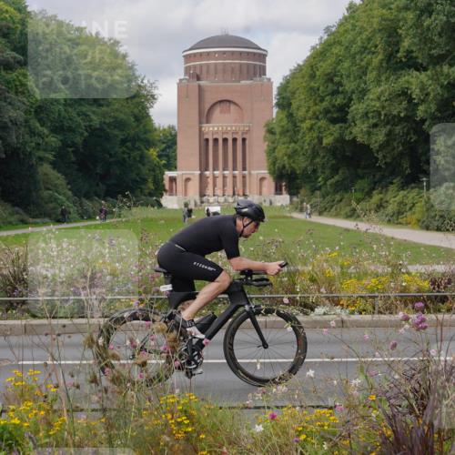 14.09.2025 - Stadtparktriathlon Michael Burmester http://msf.ph/oto/8904631 14.09.2025 11:36:04 Radfahren 925, 944, 1009, 1092, 1113 meine-sportfotos.de