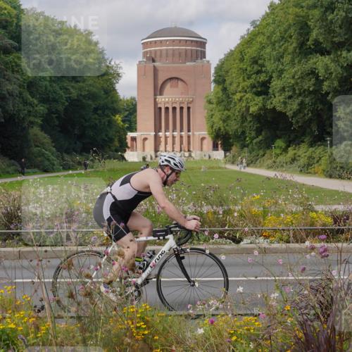 14.09.2025 - Stadtparktriathlon Michael Burmester http://msf.ph/oto/8904634 14.09.2025 11:36:17 Radfahren 890, 1072, 1097 meine-sportfotos.de