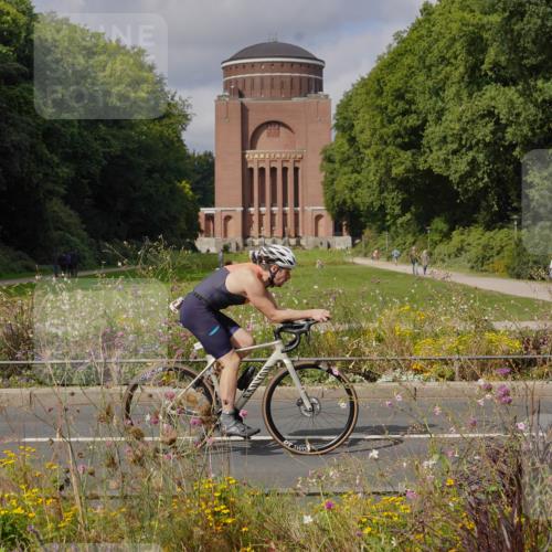 14.09.2025 - Stadtparktriathlon Michael Burmester http://msf.ph/oto/8904646 14.09.2025 11:36:49 Radfahren 916, 938, 973, 982, 1018, 1077, 1083 meine-sportfotos.de