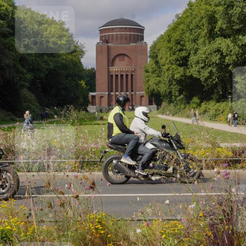 14.09.2025 - Stadtparktriathlon Michael Burmester http://msf.ph/oto/8904648 14.09.2025 11:37:01 Radfahren 854, 975, 1027, 1048 meine-sportfotos.de
