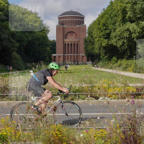 14.09.2025 - Stadtparktriathlon Michael Burmester http://msf.ph/oto/8904671 14.09.2025 11:38:22 Radfahren 937, 939 meine-sportfotos.de