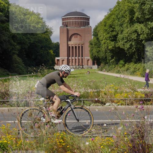 14.09.2025 - Stadtparktriathlon Michael Burmester http://msf.ph/oto/8904706 14.09.2025 11:40:00 Radfahren 822, 929, 945, 957, 1053, 1056, 1060, 1067 meine-sportfotos.de
