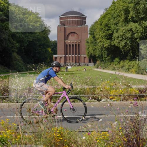14.09.2025 - Stadtparktriathlon Michael Burmester http://msf.ph/oto/8904709 14.09.2025 11:40:08 Radfahren 822, 945, 1053 meine-sportfotos.de
