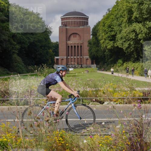 14.09.2025 - Stadtparktriathlon Michael Burmester http://msf.ph/oto/8904726 14.09.2025 11:41:05 Radfahren 992, 1022, 1098 meine-sportfotos.de