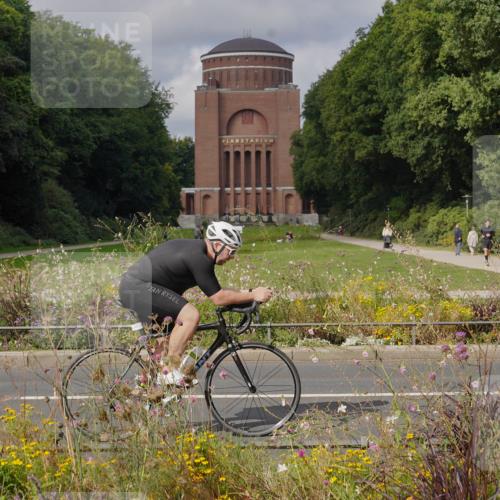 14.09.2025 - Stadtparktriathlon Michael Burmester http://msf.ph/oto/8904727 14.09.2025 11:41:12 Radfahren 951, 1022 meine-sportfotos.de