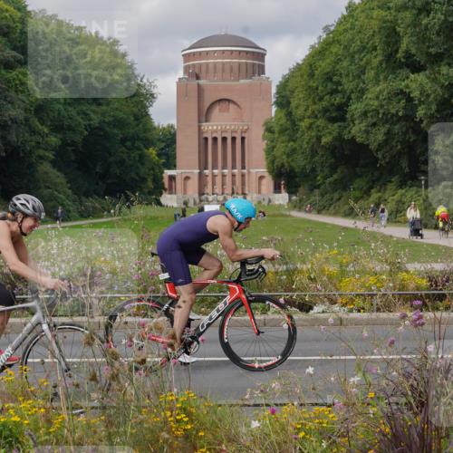 14.09.2025 - Stadtparktriathlon Michael Burmester http://msf.ph/oto/8904730 14.09.2025 11:41:30 Radfahren 930, 942, 986, 1035 meine-sportfotos.de
