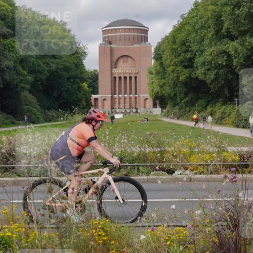 14.09.2025 - Stadtparktriathlon Michael Burmester http://msf.ph/oto/8904731 14.09.2025 11:41:35 Radfahren 930, 942, 986, 1079 meine-sportfotos.de