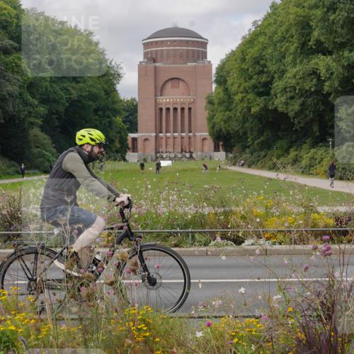 14.09.2025 - Stadtparktriathlon Michael Burmester http://msf.ph/oto/8904777 14.09.2025 11:43:23 Radfahren 946, 961, 985, 1059, 1077, 1117 meine-sportfotos.de