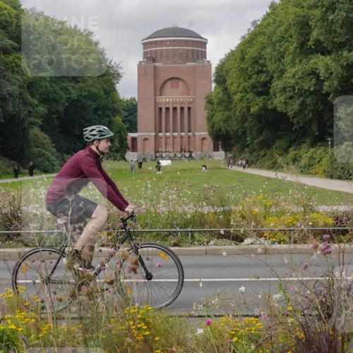 14.09.2025 - Stadtparktriathlon Michael Burmester http://msf.ph/oto/8904786 14.09.2025 11:43:54 Radfahren 932, 1020, 1081, 1083, 1101 meine-sportfotos.de