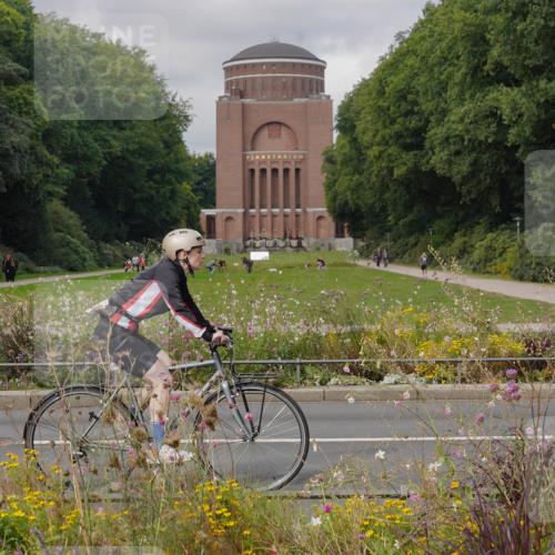 14.09.2025 - Stadtparktriathlon Michael Burmester http://msf.ph/oto/8904790 14.09.2025 11:44:15 Radfahren 925, 996, 1027, 1115 meine-sportfotos.de
