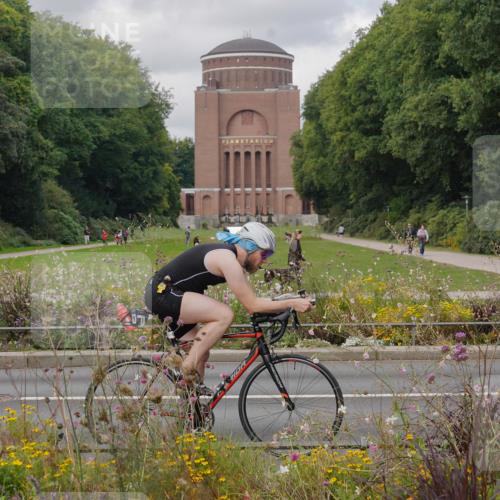 14.09.2025 - Stadtparktriathlon Michael Burmester http://msf.ph/oto/8904808 14.09.2025 11:44:58 Radfahren 987, 1048, 1107 meine-sportfotos.de