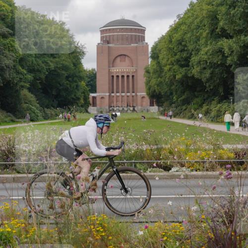 14.09.2025 - Stadtparktriathlon Michael Burmester http://msf.ph/oto/8904817 14.09.2025 11:45:40 Radfahren 963, 975, 981, 1064 meine-sportfotos.de