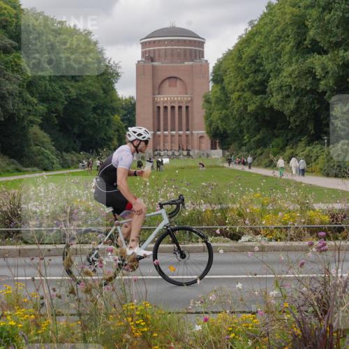14.09.2025 - Stadtparktriathlon Michael Burmester http://msf.ph/oto/8904819 14.09.2025 11:46:00 Radfahren 837, 924, 1047 meine-sportfotos.de