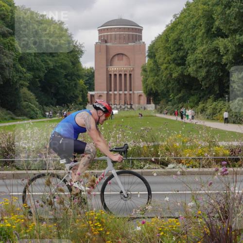14.09.2025 - Stadtparktriathlon Michael Burmester http://msf.ph/oto/8904825 14.09.2025 11:46:20 Radfahren 943, 1046, 1086, 1099 meine-sportfotos.de