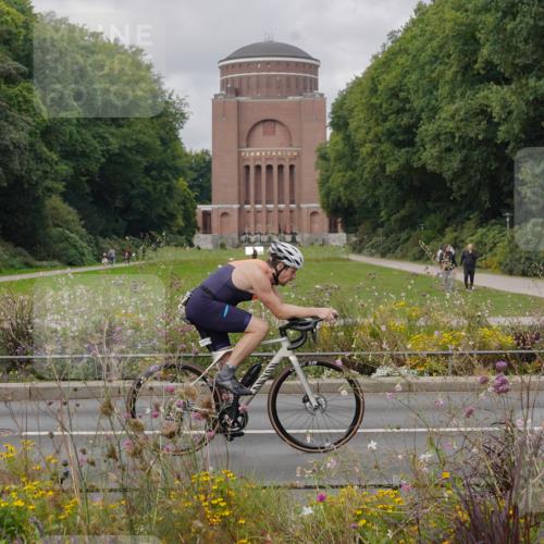 14.09.2025 - Stadtparktriathlon Michael Burmester http://msf.ph/oto/8904897 14.09.2025 11:50:11 Radfahren 935, 958, 969, 978, 1075, 1077, 1084, 1103, 1121 meine-sportfotos.de