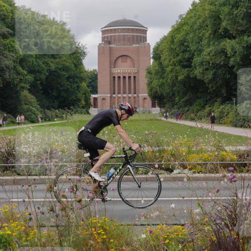 14.09.2025 - Stadtparktriathlon Michael Burmester http://msf.ph/oto/8904920 14.09.2025 11:51:16 Radfahren 962, 974, 976, 1057, 1080, 1083, 1097, 1101 meine-sportfotos.de