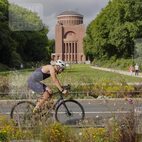 14.09.2025 - Stadtparktriathlon Michael Burmester http://msf.ph/oto/8904993 14.09.2025 11:55:07 Radfahren 1095 meine-sportfotos.de