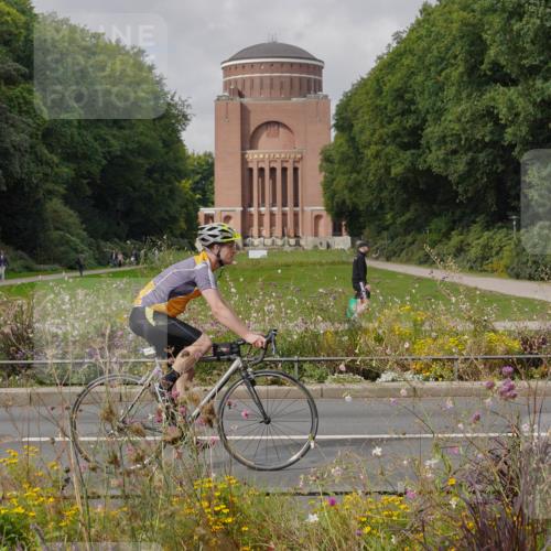 14.09.2025 - Stadtparktriathlon Michael Burmester http://msf.ph/oto/8905093 14.09.2025 12:00:24 Radfahren 1048, 1069, 1100, 1184 meine-sportfotos.de