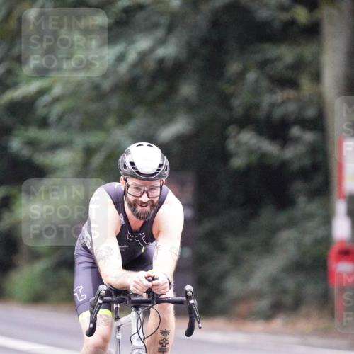 14.09.2025 - Stadtparktriathlon Michael Burmester http://msf.ph/oto/8906022 14.09.2025 09:04:17 Radfahren 303, 332, 338, 357, 369, 372 meine-sportfotos.de