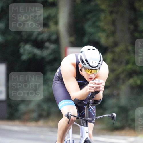 14.09.2025 - Stadtparktriathlon Michael Burmester http://msf.ph/oto/8906055 14.09.2025 09:04:34 Radfahren 315, 316, 360 meine-sportfotos.de