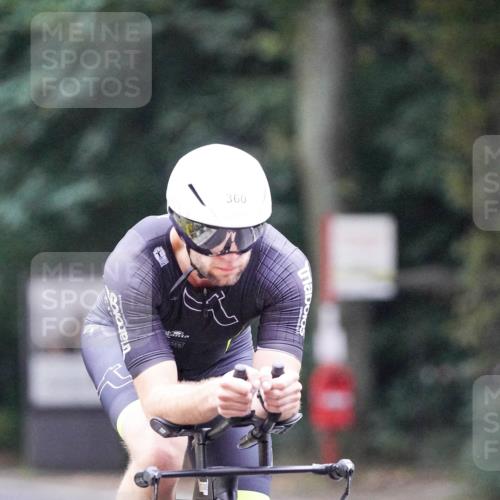 14.09.2025 - Stadtparktriathlon Michael Burmester http://msf.ph/oto/8906057 14.09.2025 09:04:34 Radfahren 315, 316, 360 meine-sportfotos.de