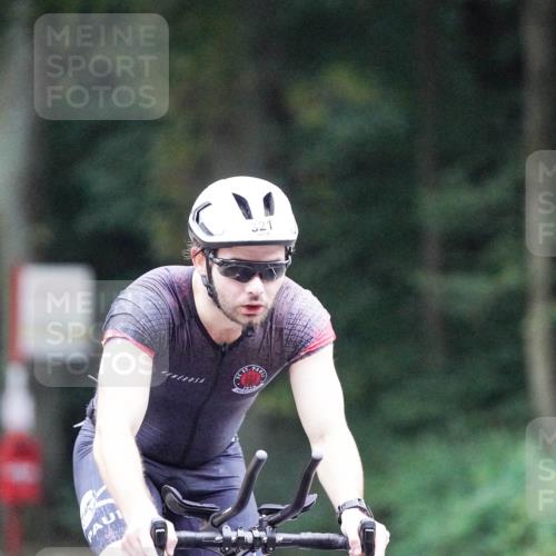 14.09.2025 - Stadtparktriathlon Michael Burmester http://msf.ph/oto/8906076 14.09.2025 09:04:48 Radfahren 321, 367, 405, 476 meine-sportfotos.de