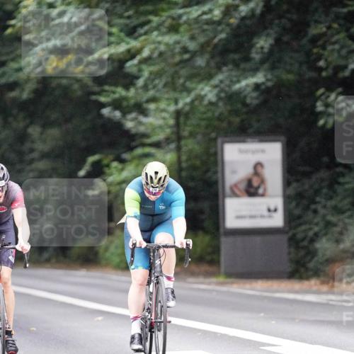 14.09.2025 - Stadtparktriathlon Michael Burmester http://msf.ph/oto/8906157 14.09.2025 09:06:00 Radfahren 306, 307, 320, 356, 412, 480 meine-sportfotos.de