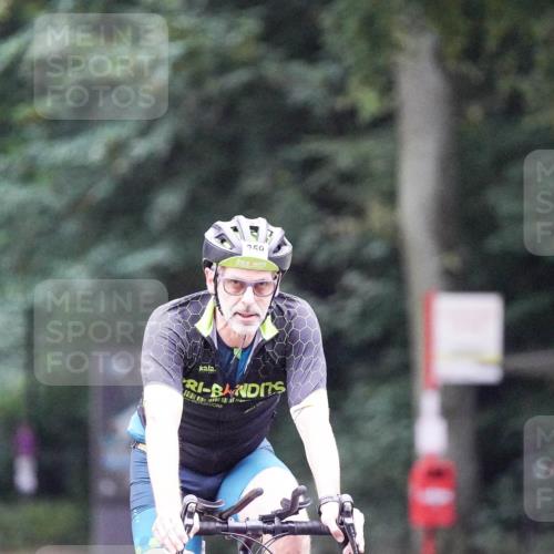 14.09.2025 - Stadtparktriathlon Michael Burmester http://msf.ph/oto/8906186 14.09.2025 09:06:18 Radfahren 331, 359, 402, 422 meine-sportfotos.de