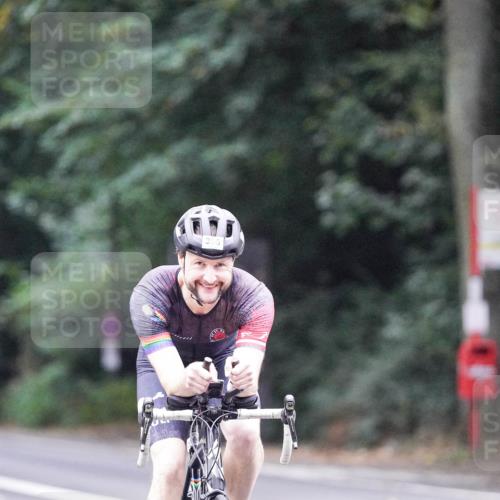 14.09.2025 - Stadtparktriathlon Michael Burmester http://msf.ph/oto/8906210 14.09.2025 09:06:37 Radfahren 334, 386 meine-sportfotos.de