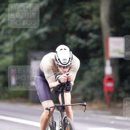 14.09.2025 - Stadtparktriathlon Michael Burmester http://msf.ph/oto/8906229 14.09.2025 09:06:50 Radfahren 344, 374, 397 meine-sportfotos.de