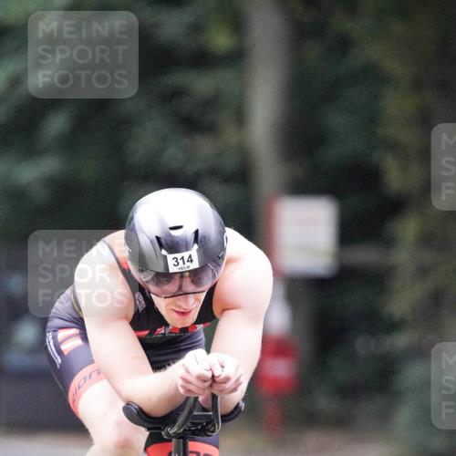 14.09.2025 - Stadtparktriathlon Michael Burmester http://msf.ph/oto/8906241 14.09.2025 09:07:11 Radfahren 314 meine-sportfotos.de