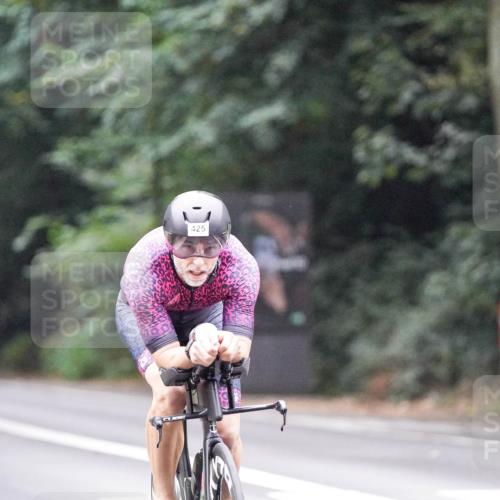 14.09.2025 - Stadtparktriathlon Michael Burmester http://msf.ph/oto/8906255 14.09.2025 09:07:36 Radfahren 304, 419, 425 meine-sportfotos.de