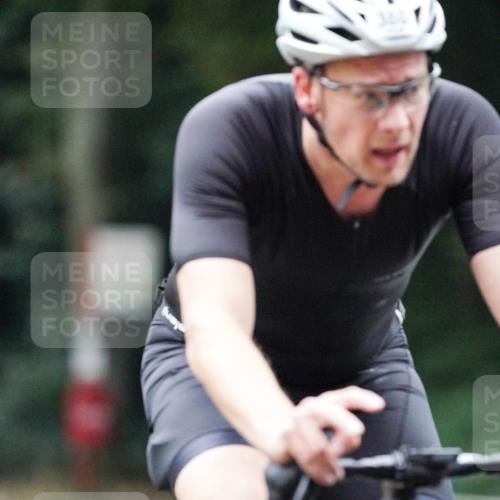 14.09.2025 - Stadtparktriathlon Michael Burmester http://msf.ph/oto/8906284 14.09.2025 09:07:51 Radfahren 324, 368, 380, 401, 404 meine-sportfotos.de
