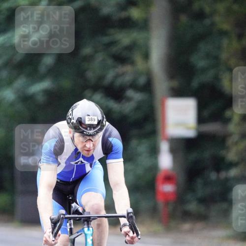 14.09.2025 - Stadtparktriathlon Michael Burmester http://msf.ph/oto/8906290 14.09.2025 09:08:02 Radfahren 389 meine-sportfotos.de