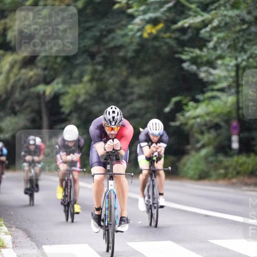 14.09.2025 - Stadtparktriathlon Michael Burmester http://msf.ph/oto/8906310 14.09.2025 09:08:26 Radfahren 301, 371, 373, 381, 393, 400, 430 meine-sportfotos.de