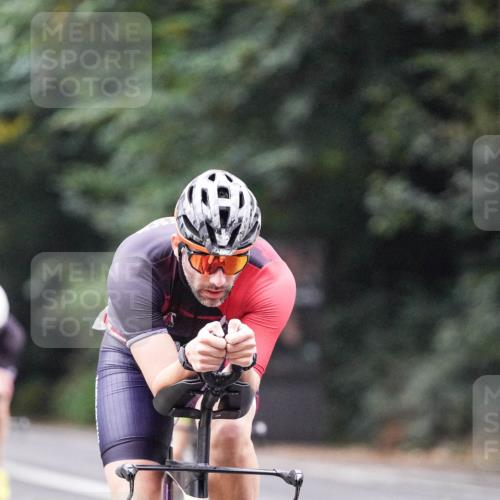 14.09.2025 - Stadtparktriathlon Michael Burmester http://msf.ph/oto/8906312 14.09.2025 09:08:27 Radfahren 301, 371, 373, 381, 393, 400, 430 meine-sportfotos.de