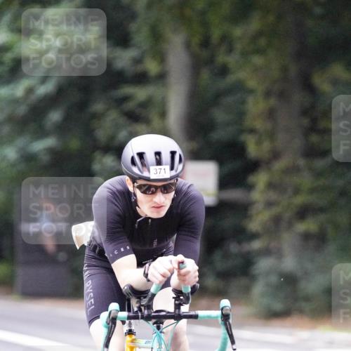 14.09.2025 - Stadtparktriathlon Michael Burmester http://msf.ph/oto/8906322 14.09.2025 09:08:30 Radfahren 301, 363, 370, 371, 373, 381, 383, 393, 400, 430 meine-sportfotos.de