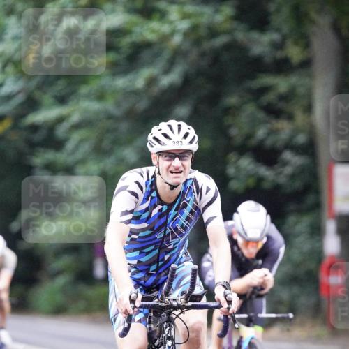 14.09.2025 - Stadtparktriathlon Michael Burmester http://msf.ph/oto/8906347 14.09.2025 09:08:38 Radfahren 318, 326, 339, 340, 342, 345, 347, 363, 370, 383, 400, 410, 418 meine-sportfotos.de