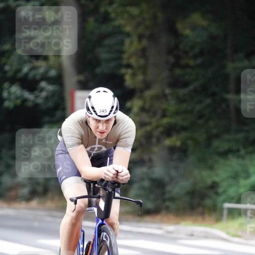 14.09.2025 - Stadtparktriathlon Michael Burmester http://msf.ph/oto/8906353 14.09.2025 09:08:40 Radfahren 318, 326, 339, 340, 342, 345, 347, 363, 365, 370, 383, 410, 418, 437 meine-sportfotos.de
