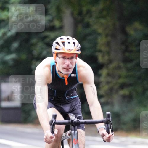 14.09.2025 - Stadtparktriathlon Michael Burmester http://msf.ph/oto/8906361 14.09.2025 09:08:41 Radfahren 318, 326, 339, 340, 342, 345, 347, 363, 365, 370, 383, 392, 410, 418, 437 meine-sportfotos.de