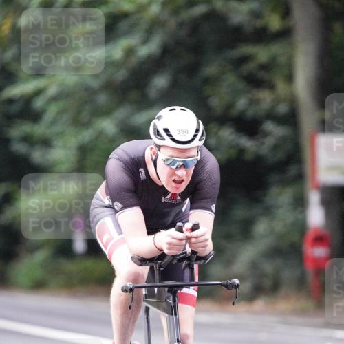 14.09.2025 - Stadtparktriathlon Michael Burmester http://msf.ph/oto/8906447 14.09.2025 09:09:28 Radfahren 337, 349, 354, 361, 376, 398, 451 meine-sportfotos.de