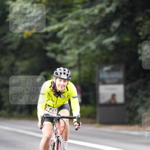 14.09.2025 - Stadtparktriathlon Michael Burmester http://msf.ph/oto/8906540 14.09.2025 09:10:32 Radfahren 303, 325, 372, 420 meine-sportfotos.de