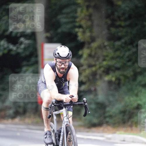 14.09.2025 - Stadtparktriathlon Michael Burmester http://msf.ph/oto/8906578 14.09.2025 09:10:44 Radfahren 319, 322, 367, 369, 382, 395, 421 meine-sportfotos.de
