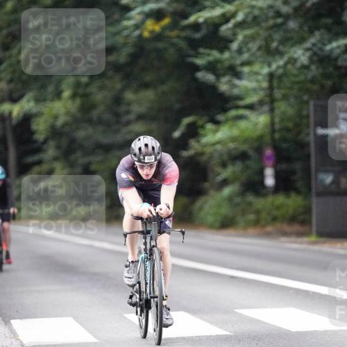 14.09.2025 - Stadtparktriathlon Michael Burmester http://msf.ph/oto/8906581 14.09.2025 09:10:46 Radfahren 319, 322, 367, 369, 382, 395, 421 meine-sportfotos.de