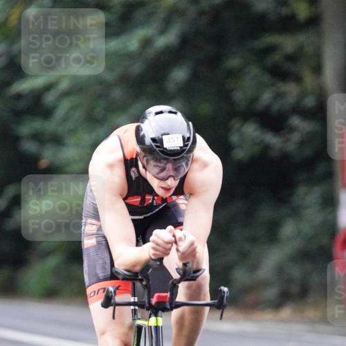 14.09.2025 - Stadtparktriathlon Michael Burmester http://msf.ph/oto/8906624 14.09.2025 09:11:06 Radfahren 330, 351, 355, 360, 476 meine-sportfotos.de