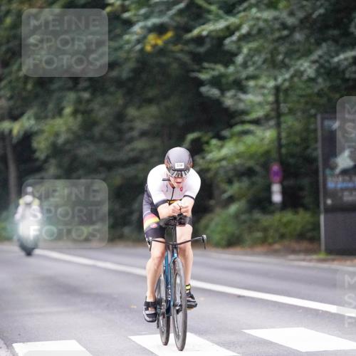 14.09.2025 - Stadtparktriathlon Michael Burmester http://msf.ph/oto/8906634 14.09.2025 09:11:10 Radfahren 330, 332, 351, 355, 408, 476 meine-sportfotos.de