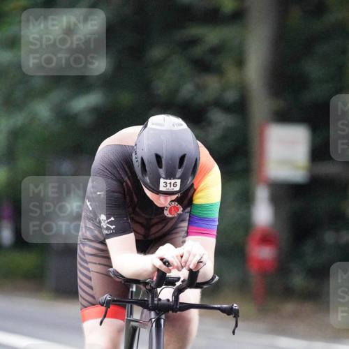 14.09.2025 - Stadtparktriathlon Michael Burmester http://msf.ph/oto/8906699 14.09.2025 09:11:37 Radfahren 310, 316 meine-sportfotos.de
