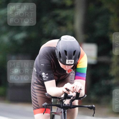 14.09.2025 - Stadtparktriathlon Michael Burmester http://msf.ph/oto/8906701 14.09.2025 09:11:37 Radfahren 310, 316 meine-sportfotos.de