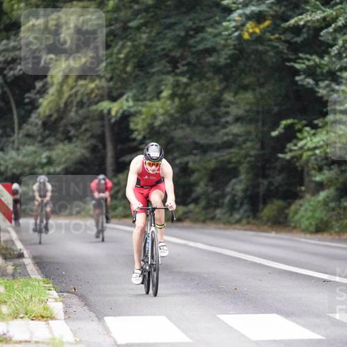 14.09.2025 - Stadtparktriathlon Michael Burmester http://msf.ph/oto/8906705 14.09.2025 09:11:41 Radfahren 310, 316, 335, 338, 394 meine-sportfotos.de
